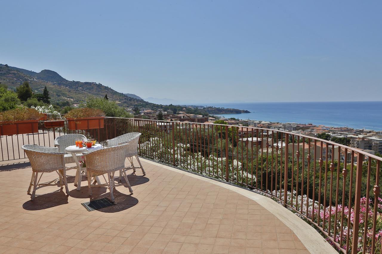 شقة Terrazze Ponente E Levante - By Vacation Service تْشيفالو المظهر الخارجي الصورة